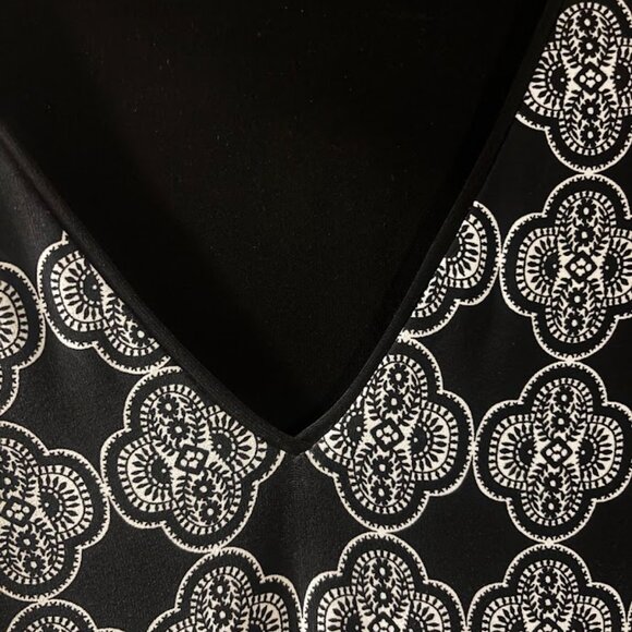 Medium Dress from Whitehouse Black Market - Picture 6 of 8